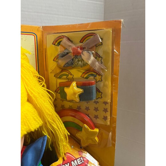 Vintage 2004Rainbow Brite Talking Doll With Accessories hallmark in box - Picture 6 of 12